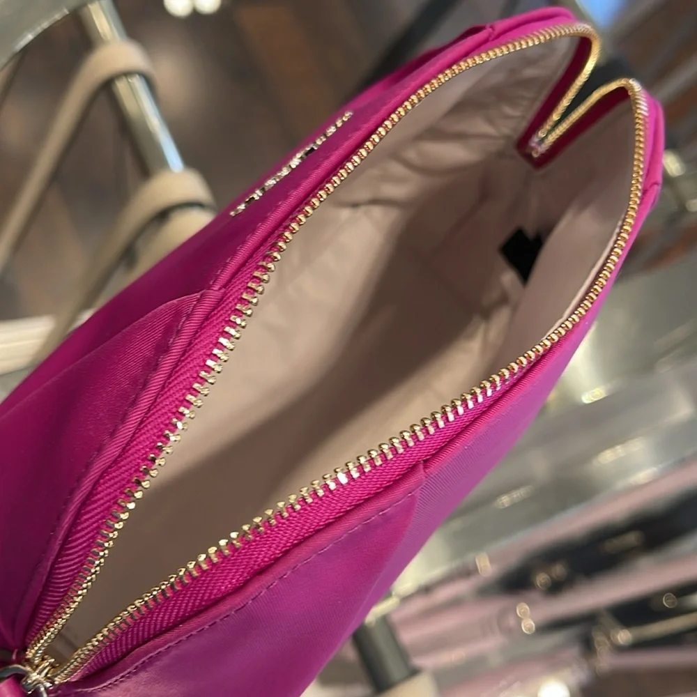 Kate Spade Chelsea Nylon Cosmetic Bag
Baja Rose
NWT - Picture 16 of 16